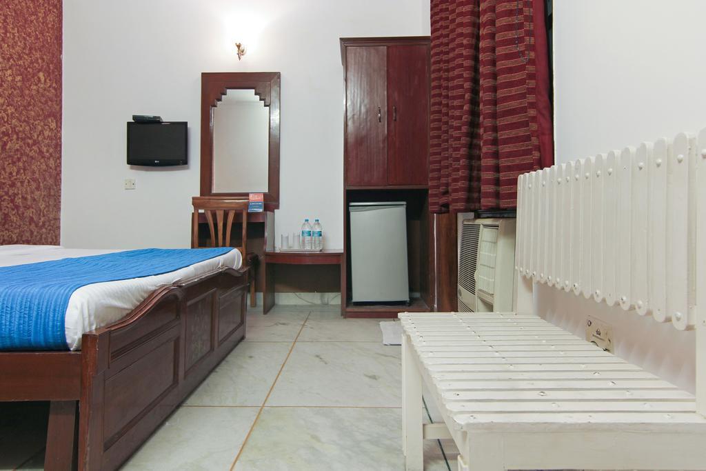 Hotel Rahul Palace Yeni Delhi Dış mekan fotoğraf