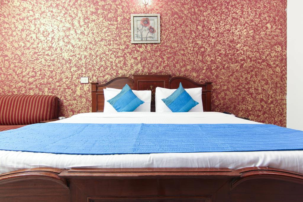 Hotel Rahul Palace Yeni Delhi Oda fotoğraf