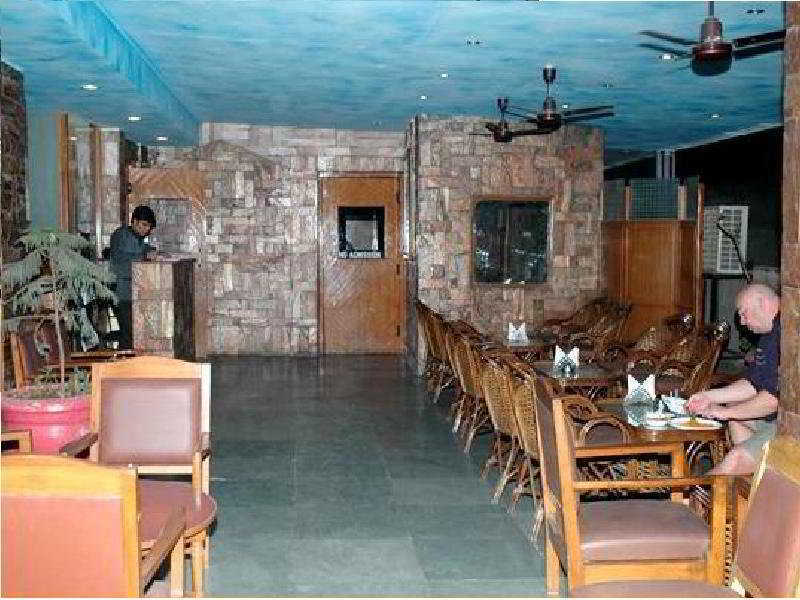 Hotel Rahul Palace Yeni Delhi Restoran fotoğraf