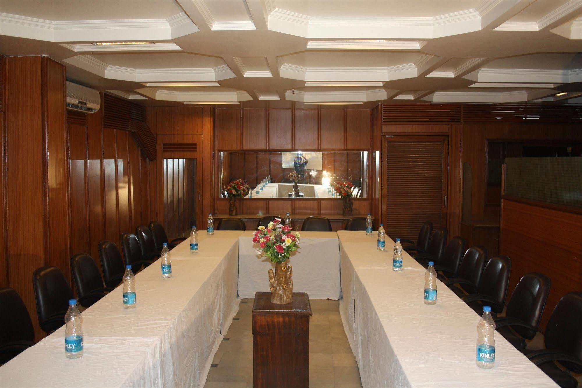 Hotel Rahul Palace Yeni Delhi Konforlar fotoğraf