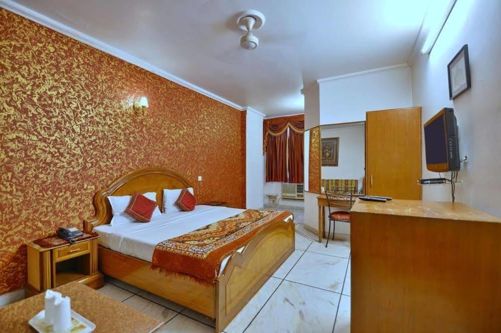 Hotel Rahul Palace Yeni Delhi Dış mekan fotoğraf